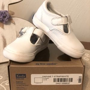 Keds Girls T-Strap size 4.5